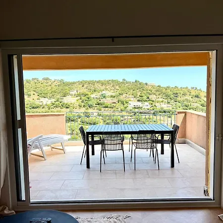 Bellevue - Terrace, Golf & Pool Appartement